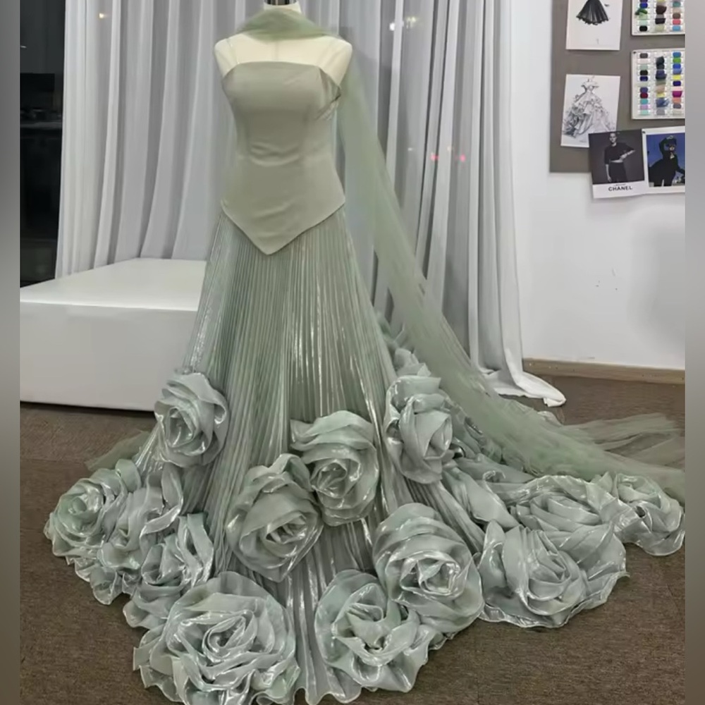 NEW $1985 La Rosée Impériale Gown - Picture 4 of 12